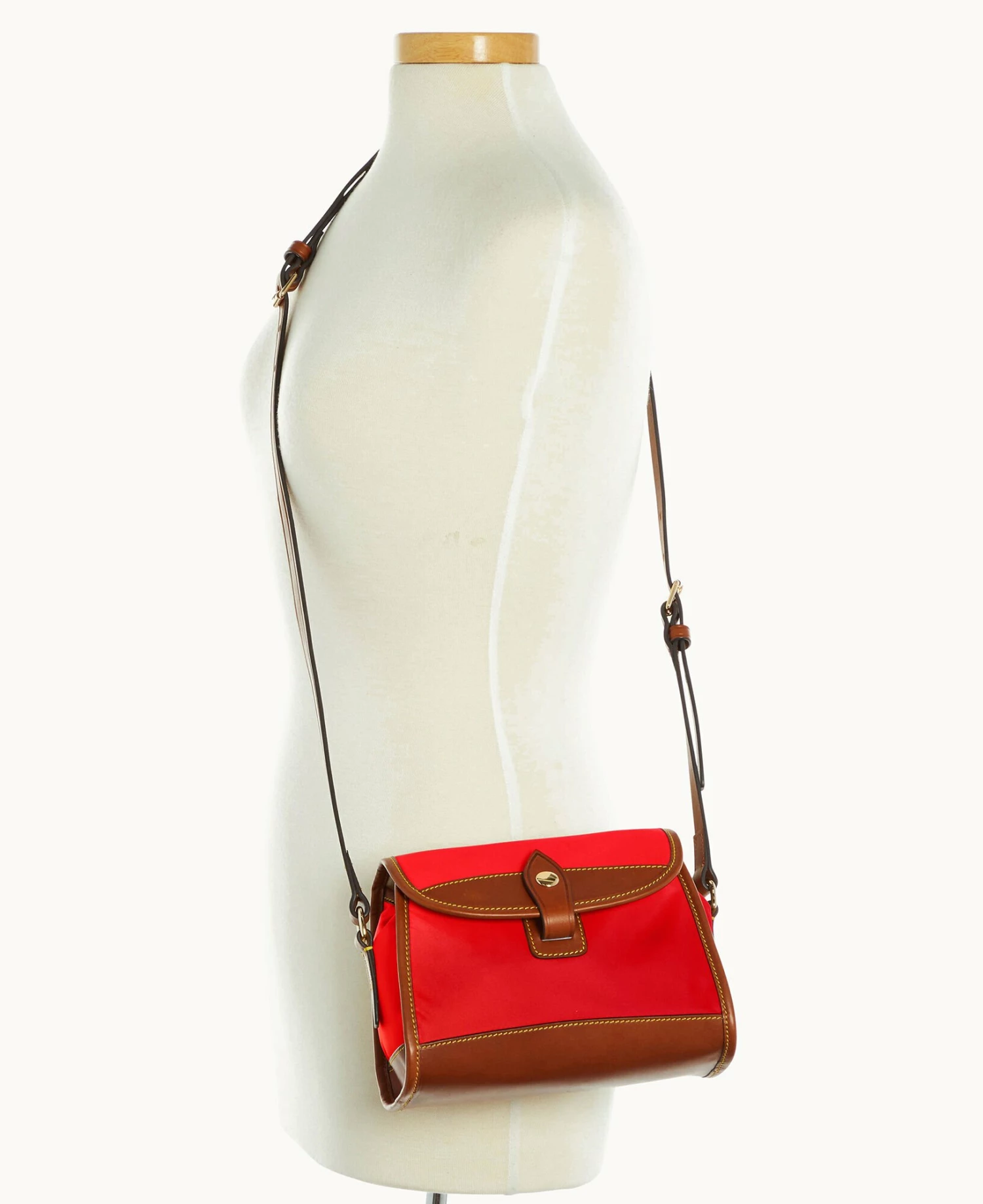 Wayfarer Flap Crossbody Red Wayfarer Flap Crossbody Red -Florentine Shop B1743G WWRDLSKR ALT4 1