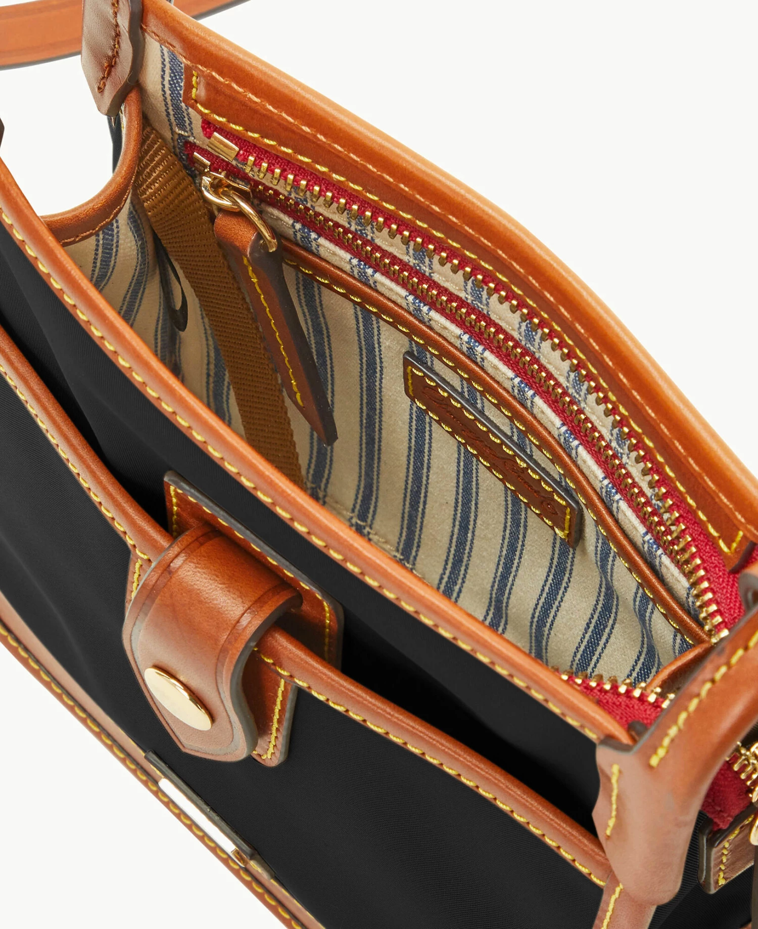 Wayfarer Letter Carrier Black Wayfarer Letter Carrier Black -Florentine Shop B1747G WWBLLSKR ALT2