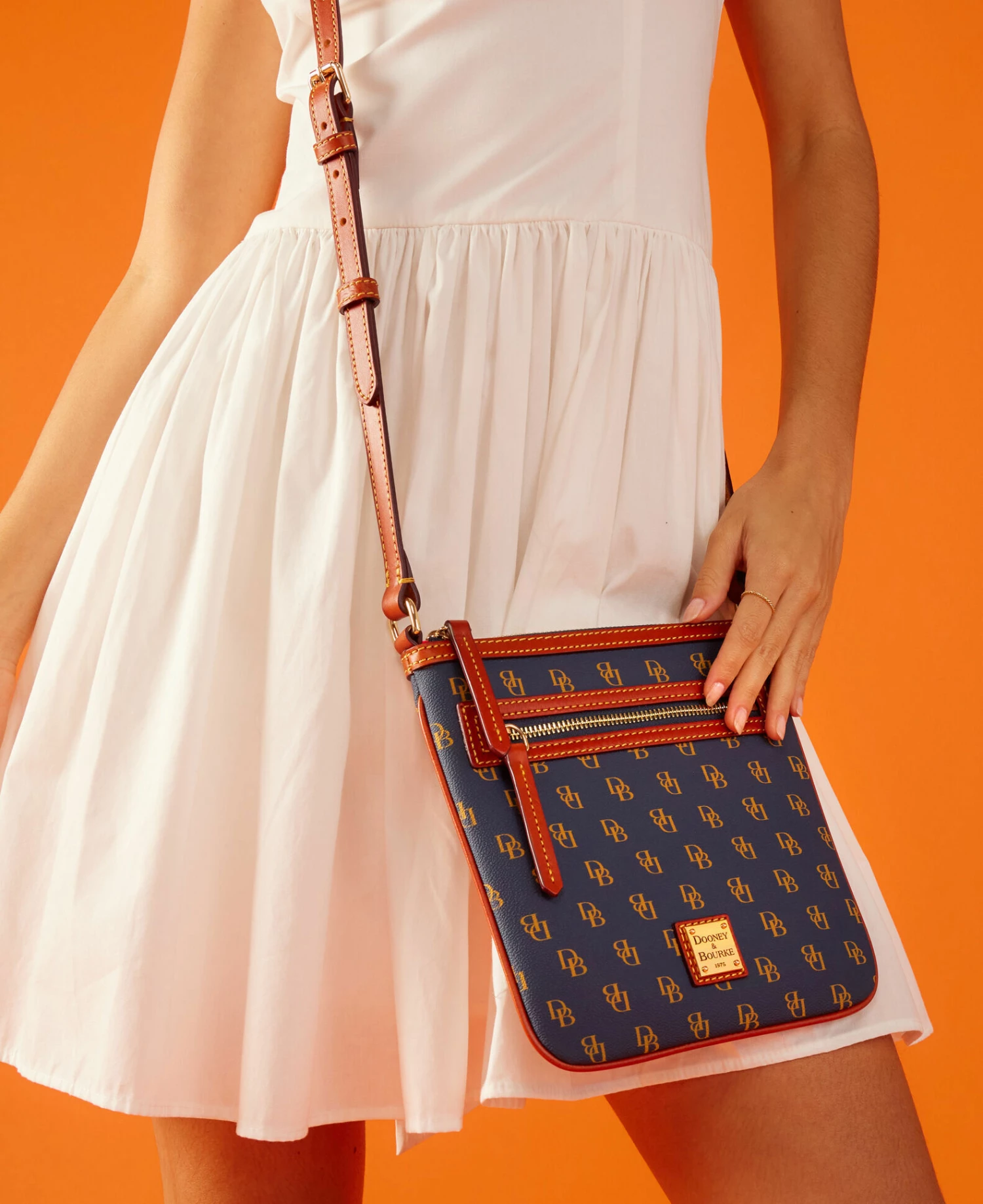 Gretta Letter Carrier Bordeaux Gretta Letter Carrier Bordeaux -Florentine Shop BGRET2722 ILD lifestyle