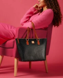 Ostrich Wren Tote Black 7 Ostrich Wren Tote Black -Florentine Shop BOSTR1694 ILD lifestyle 1