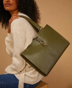 Saffiano Medium Logo Lock Tote Cranberry 6 Saffiano Medium Logo Lock Tote Cranberry -Florentine Shop BSAFF0787 ILD lifestyle 1