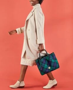 Tartan Large Barlow Black -Florentine Shop BTART1039 ILD lifestyle 1