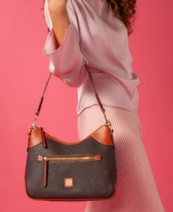 Pebble Grain Hobo Brown Tmoro -Florentine Shop R1957A ILD lifestyle 1