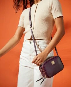 Saffiano Sawyer Natural -Florentine Shop SU096 ILD lifestyle 1