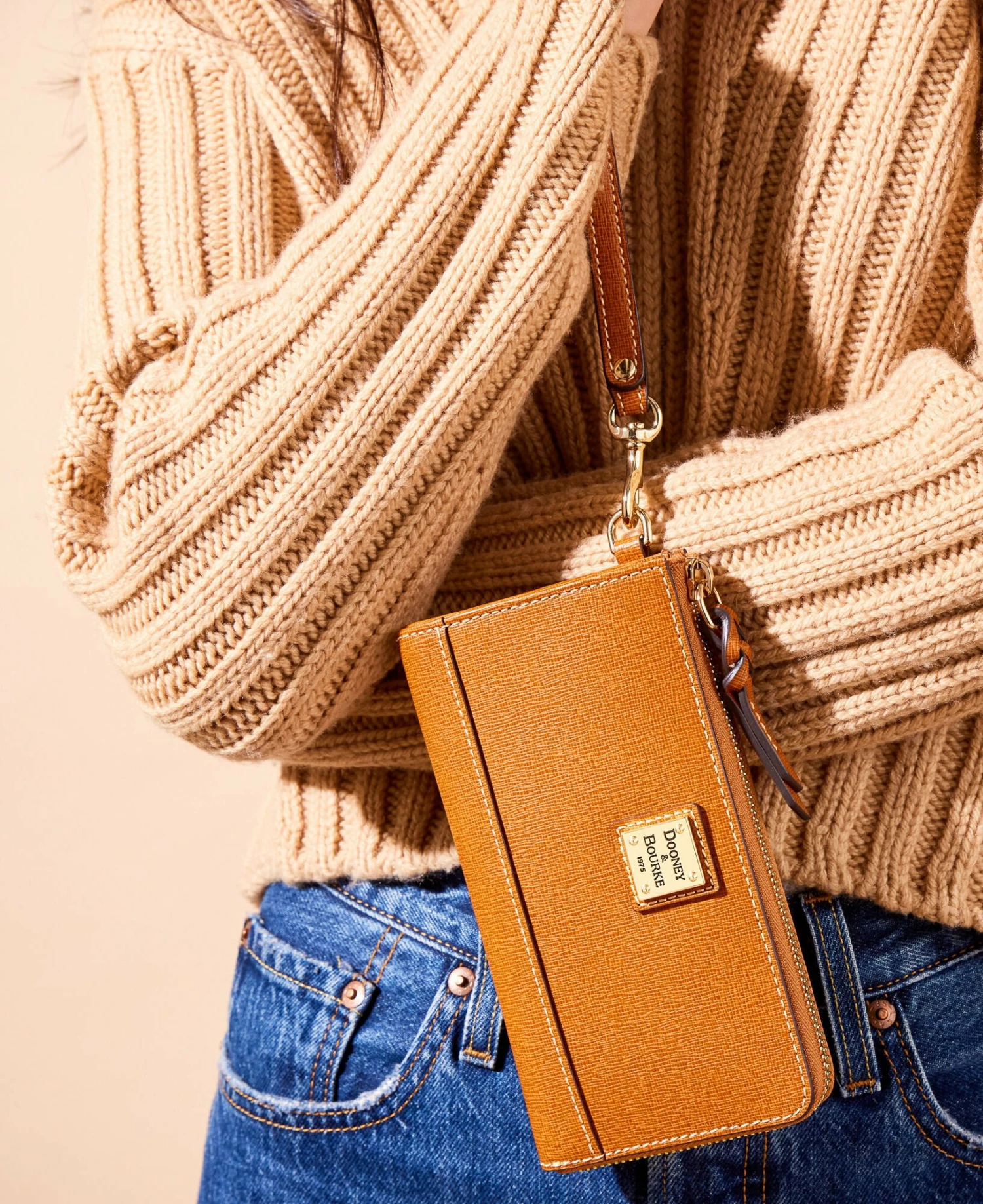 Saffiano Folded Zip Wristlet Black Saffiano Folded Zip Wristlet Black -Florentine Shop WSAFF0177 ILD lifestyle 1