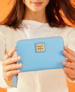 Saffiano Medium Zip Around Credit Card Case Black 5 Saffiano Medium Zip Around Credit Card Case Black -Florentine Shop WSAFF0323 ILD lifestyle 1